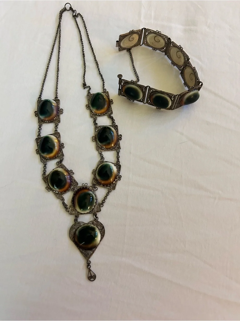 Vintage-Inspired Cats Eye Green Iridescent Glass Necklace & Bracelet Set